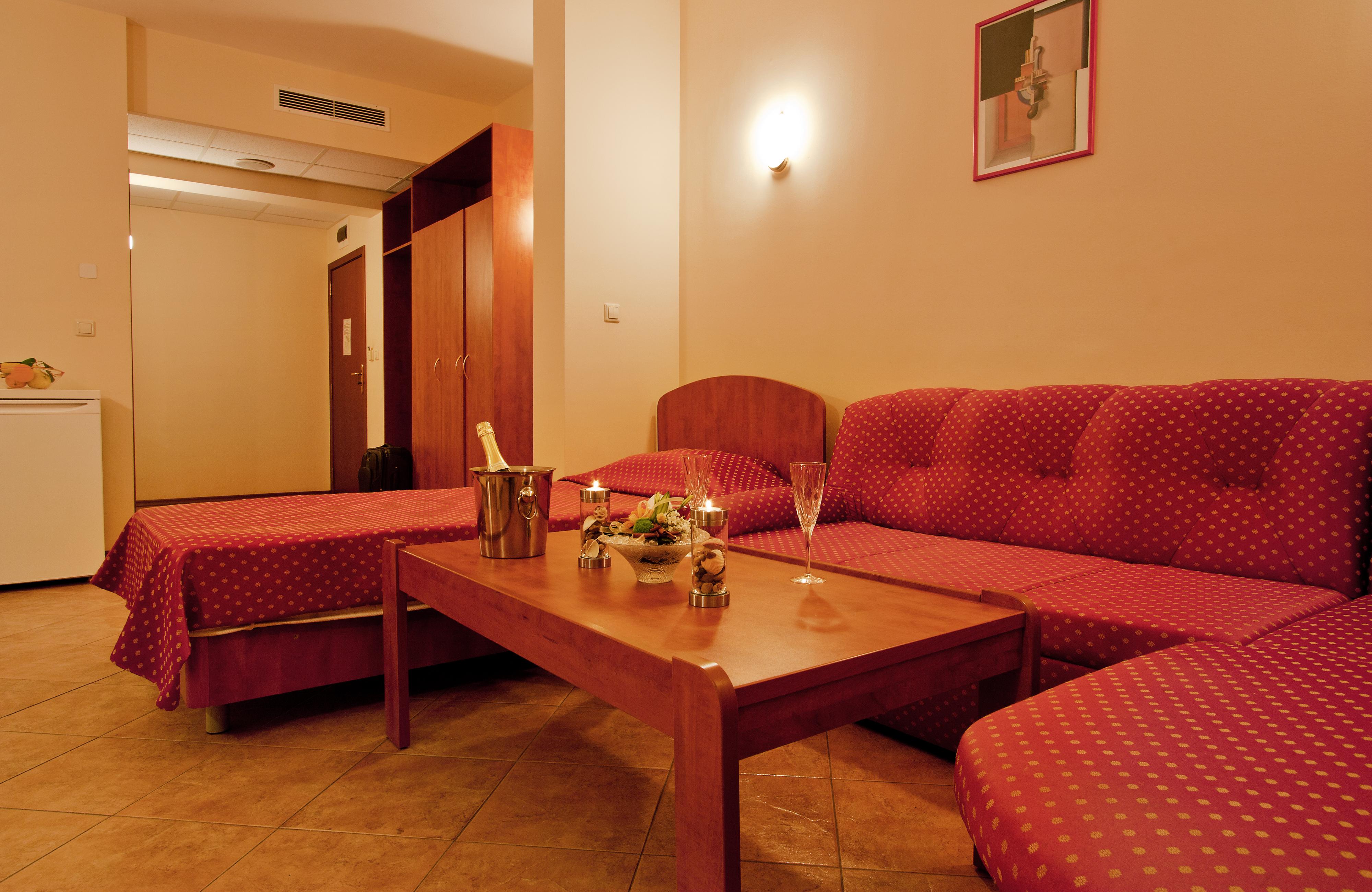 Ljuljak Hotel